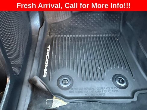 Used 2020 Toyota Tacoma TRD Off-Road w/ Technology Package AWD/4WD image 14