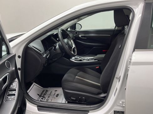 Used 2023 Hyundai Sonata SEL FWD image 2