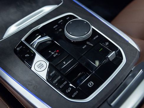 Certified 2023 BMW X7 xDrive40i w/ M Sport Package image 19