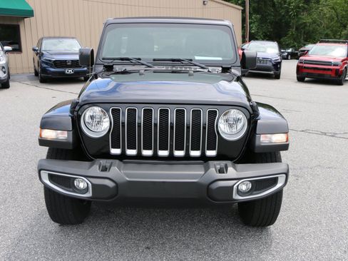 Used 2022 Jeep Wrangler Unlimited Sahara AWD/4WD image 10