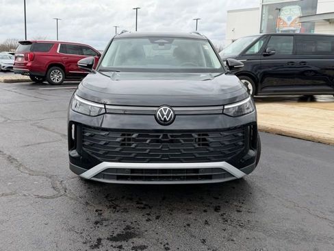 New 2026 Volkswagen Tiguan SE AWD/4WD image 2