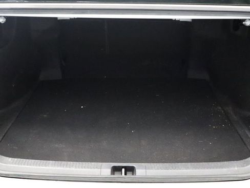 Used 2020 Toyota Camry XLE FWD image 19