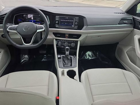 Used 2023 Volkswagen Jetta SE w/ Panoramic Sunroof Package image 16