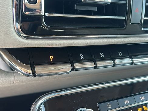 Used 2019 Lincoln Navigator L Reserve AWD/4WD image 13