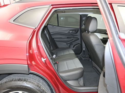 Certified 2025 Chevrolet Trax LT w/ LT Convenience Package image 25