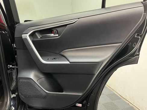 Used 2022 Toyota RAV4 SE w/ Weather & Moonroof Package AWD/4WD image 18