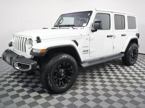 Used 2019 Jeep Wrangler Unlimited Sahara AWD/4WD image 2
