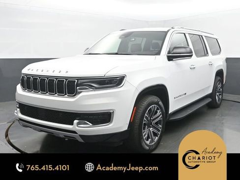 Used 2024 Jeep Wagoneer L Series II w/ Flexible Seating Group AWD/4WD image 1