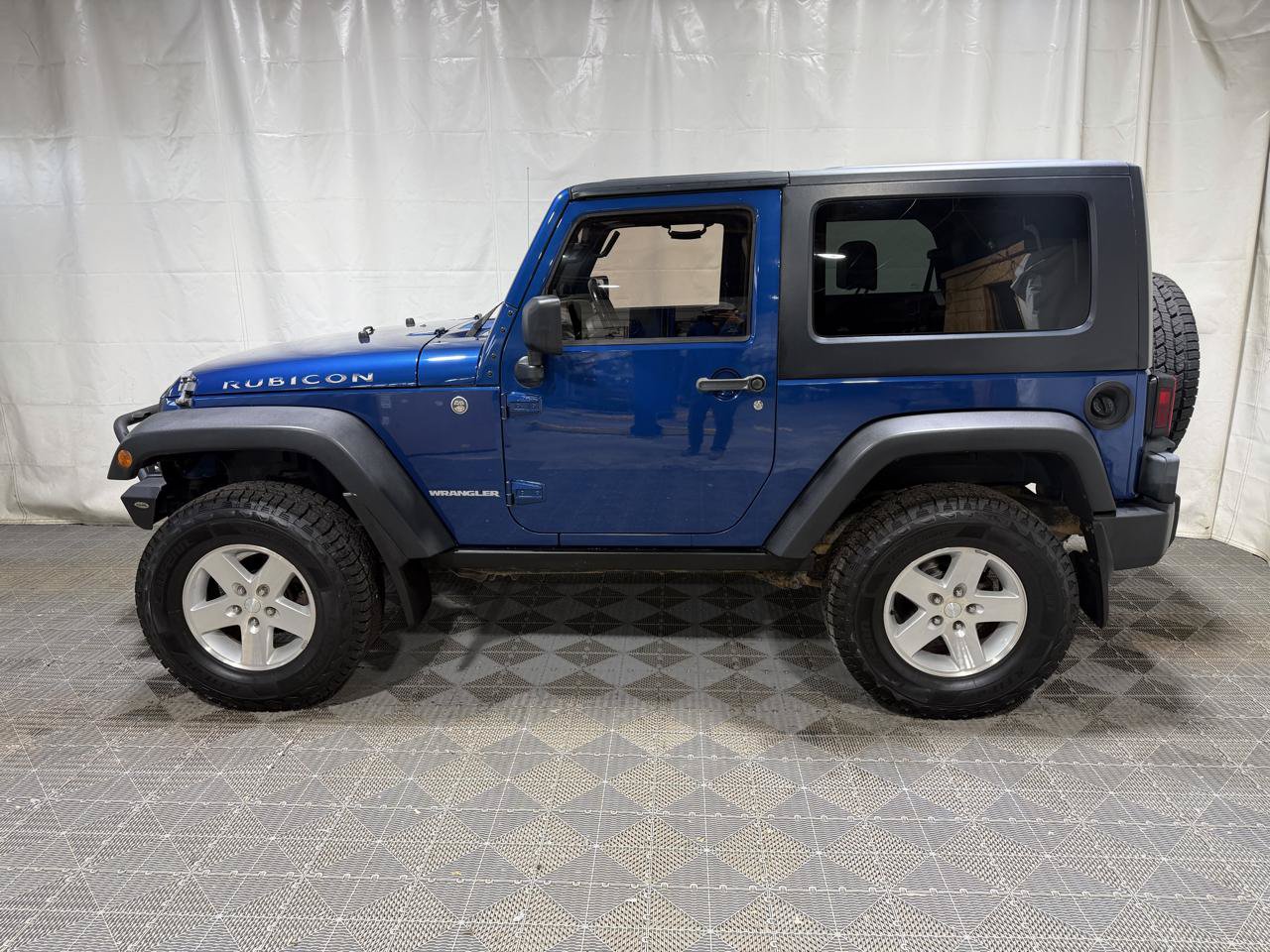 Used 2009 Jeep Wrangler Rubicon w/ Dual Top Group AWD/4WD image 5