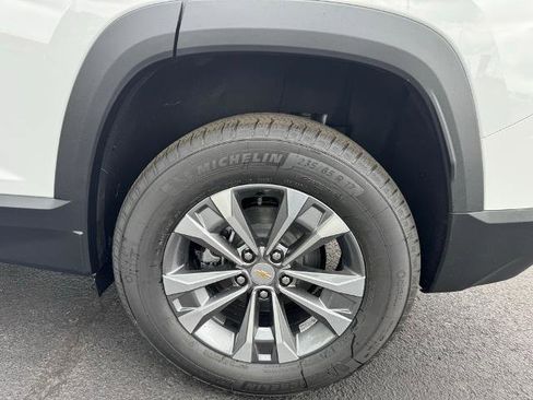 New 2026 Chevrolet Equinox LT w/ Convenience Package II image 10