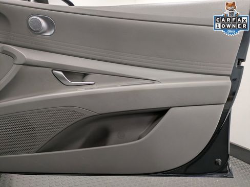 Used 2023 Hyundai Elantra SEL image 28