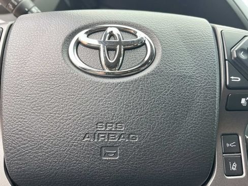 Used 2023 Toyota Tacoma TRD Off-Road w/ Technology Package AWD/4WD image 37