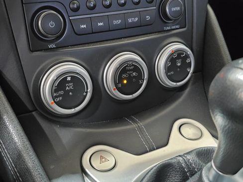 Used 2017 Nissan 370Z Coupe RWD image 13