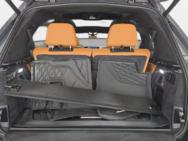 Certified 2025 BMW X7 xDrive40i w/ M Sport Package AWD/4WD image 30