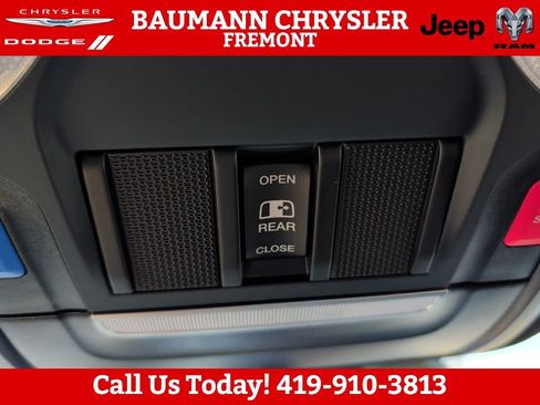 Used 2025 RAM 1500 Big Horn AWD/4WD image 36