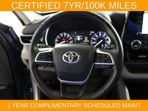 Used 2022 Toyota Highlander XLE FWD image 18