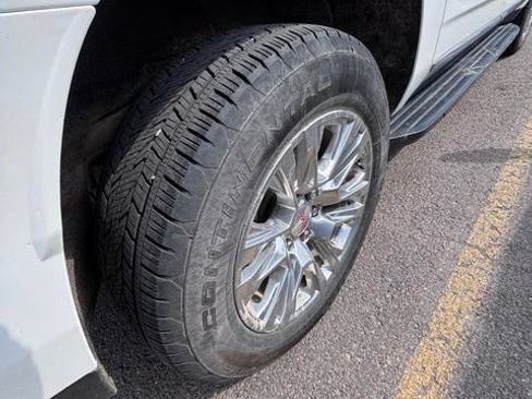 Used 2023 GMC Yukon XL Denali AWD/4WD image 6