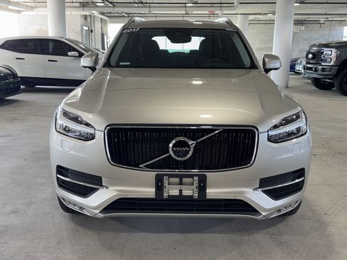 Used 2017 Volvo XC90 T6 Momentum w/ Vision Package image 3