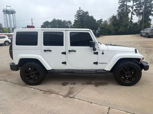 Used 2014 Jeep Wrangler Unlimited Sahara AWD/4WD image 5