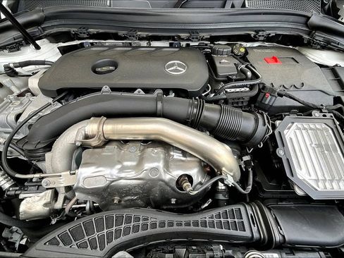 Certified 2025 Mercedes-Benz GLA 250 4MATIC image 9