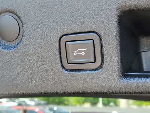 Used 2023 Chevrolet Equinox LT FWD image 31