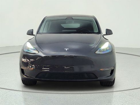Used 2025 Tesla Model Y Long Range RWD image 2
