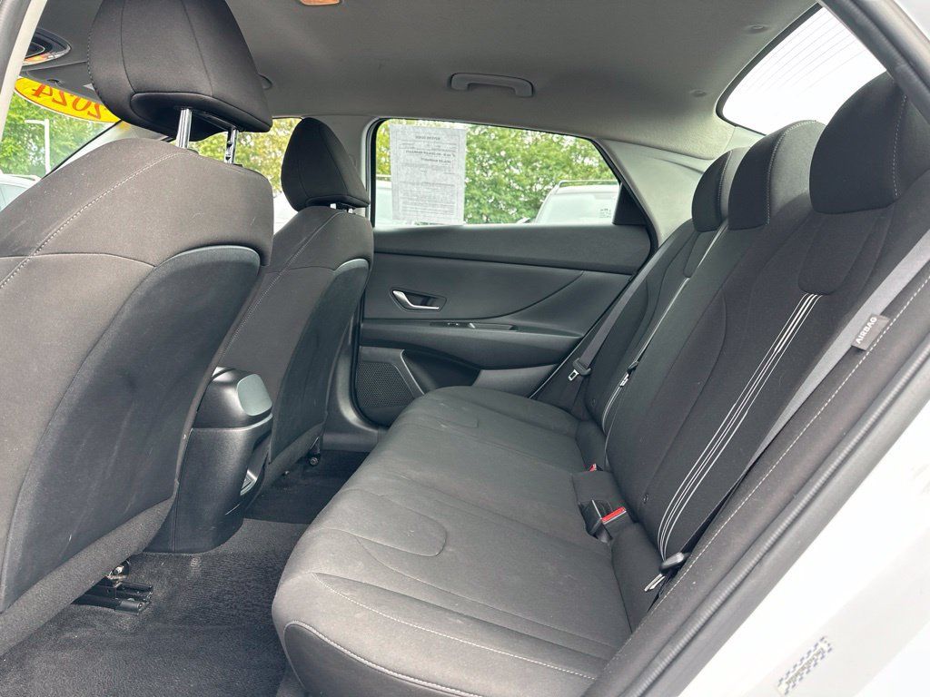 Used 2024 Hyundai Elantra SEL FWD image 33