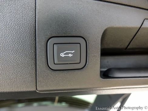 New 2026 Cadillac XT5 Luxury w/ LPO, Floor Liner Package image 17