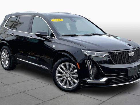 Used 2023 Cadillac XT6 Premium Luxury w/ Technology Package image 2