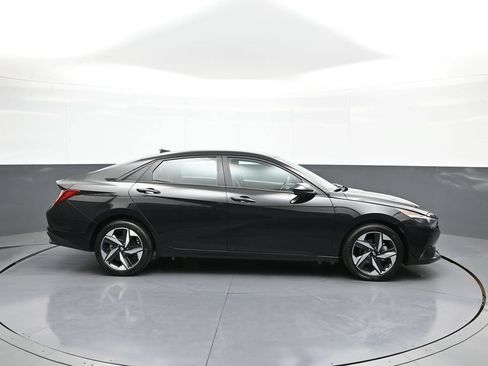 Certified 2023 Hyundai Elantra SEL w/ Convenience Package FWD image 5