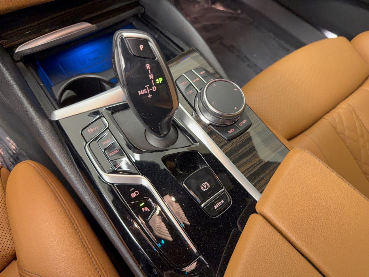 Used 2023 BMW 530e w/ Convenience Package RWD image 21