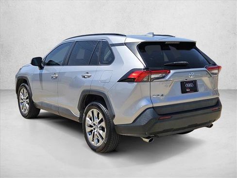 Used 2021 Toyota RAV4 XLE Premium FWD image 7