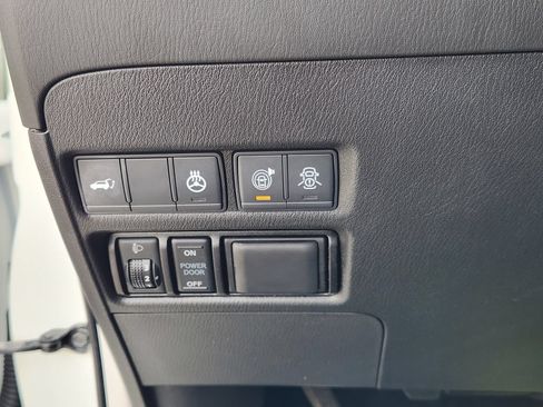 Used 2019 Nissan Armada Platinum w/ Captain's Chairs Package AWD/4WD image 22