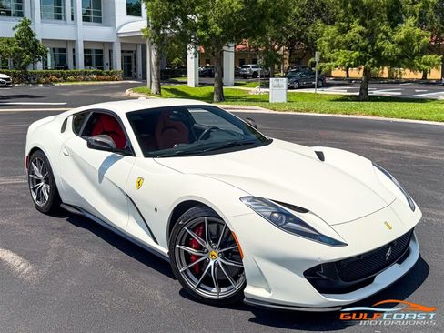 Used 2019 Ferrari 812 Superfast RWD image 62