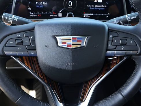Used 2023 Cadillac Escalade Premium Luxury RWD image 21