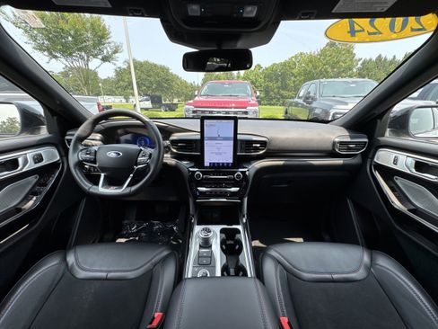 Used 2024 Ford Explorer ST w/ Equipment Group 401A image 11