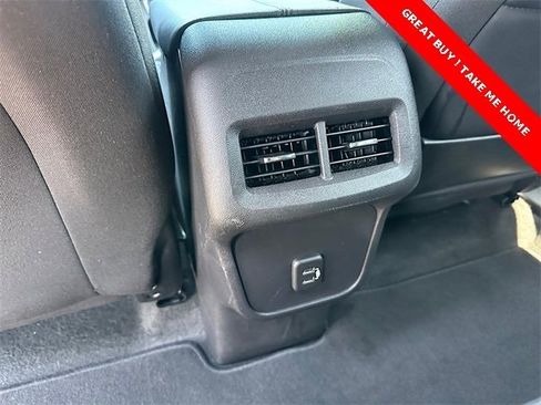 Used 2024 GMC Terrain SLE image 19