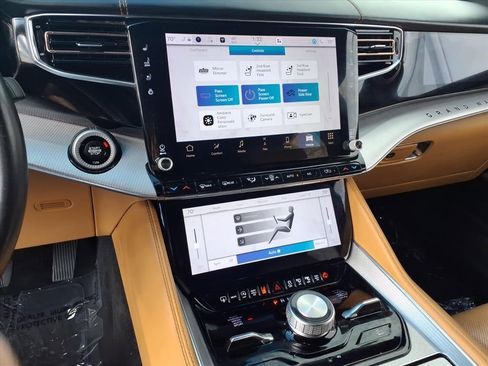 Used 2022 Jeep Grand Wagoneer Series III image 13