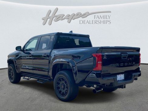 Used 2024 Toyota Tacoma SR5 AWD/4WD image 8