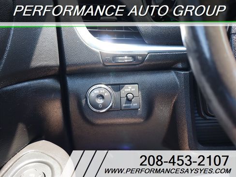 Used 2016 Chevrolet Traverse LT FWD image 25