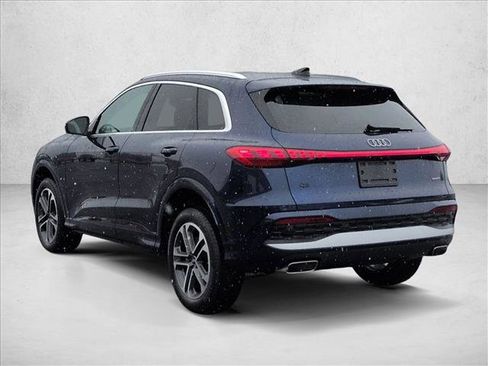 Used 2025 Audi Q5 Premium w/ 19" Wheel Package image 9