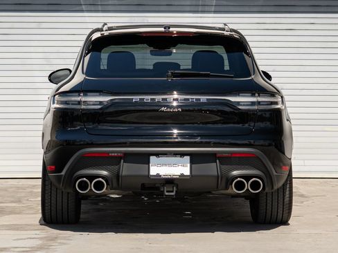 Certified 2024 Porsche Macan AWD/4WD image 35