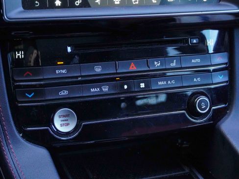 Used 2020 Jaguar F-PACE Checkered Flag image 28