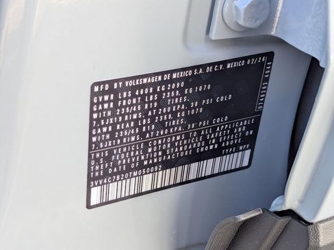 New 2026 Volkswagen Taos SEL image 40