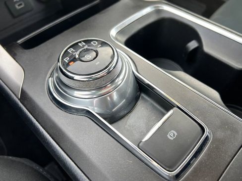 Used 2018 Ford Fusion SE image 25