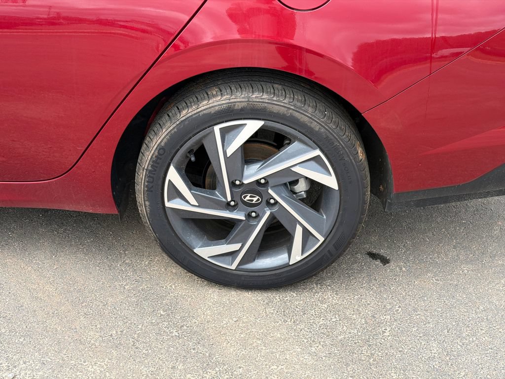 Certified 2025 Hyundai Elantra Sport FWD image 16