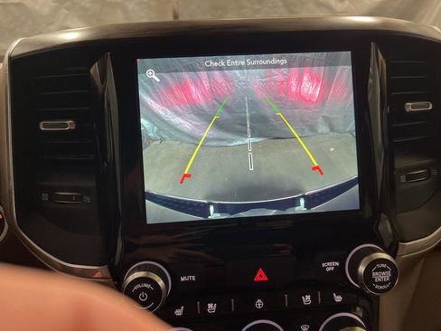 Used 2019 RAM 1500 Laramie AWD/4WD image 24