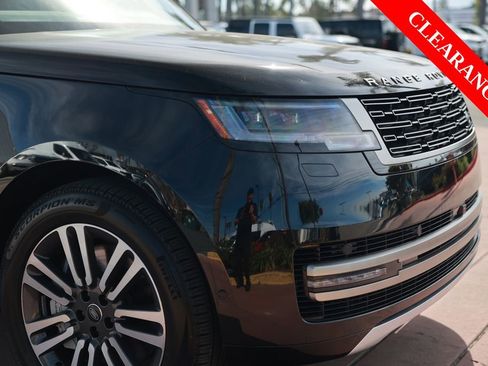 Used 2025 Land Rover Range Rover Long Wheelbase SE AWD/4WD image 7