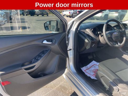 Used 2015 Ford Focus SE w/ SE Sport Package image 17