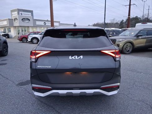 Used 2024 Kia Sportage LX image 6